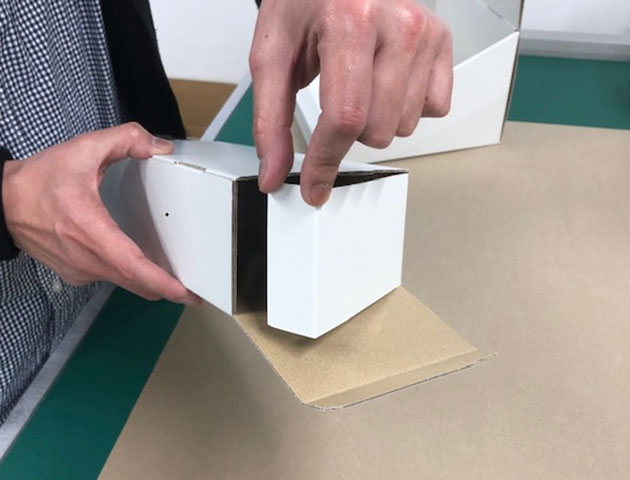 3段カウンター什器W282の組み立て方11