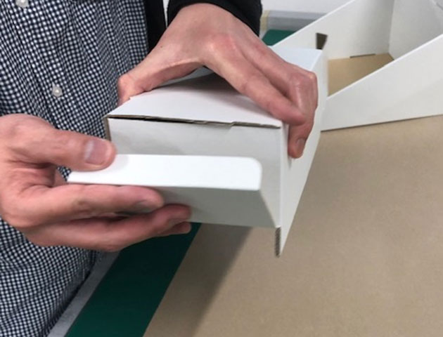 3段カウンター什器W282の組み立て方12