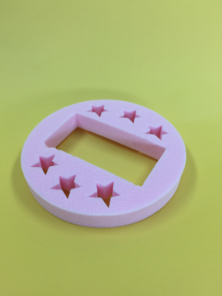 ブリスターパックの商品緩衝材として使われるウレタントレーとは？