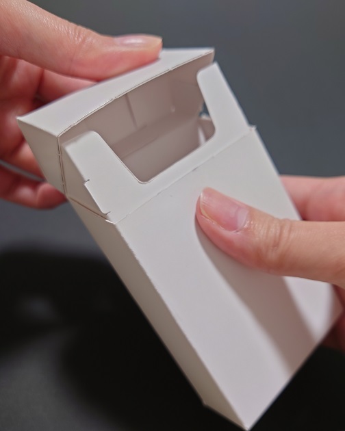 超おしゃれ！機能的なタバコ箱風パッケージ