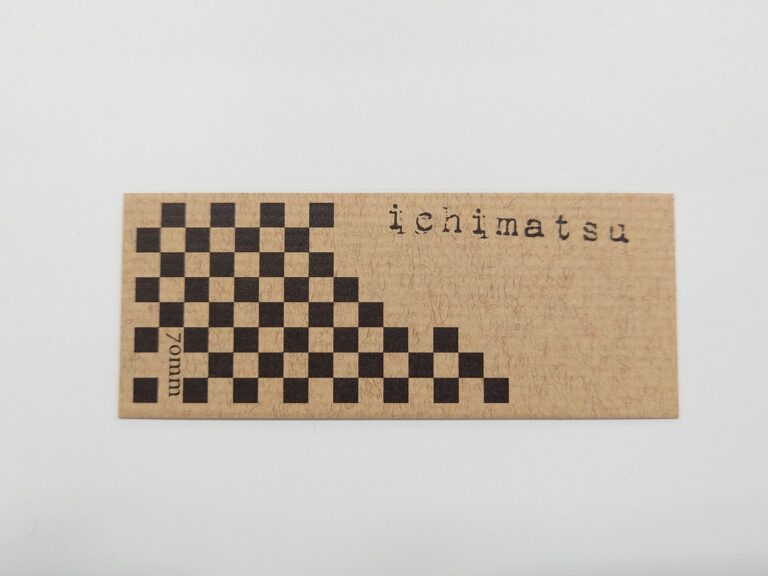 競合との差別化｜強度のない薄紙での台紙製作