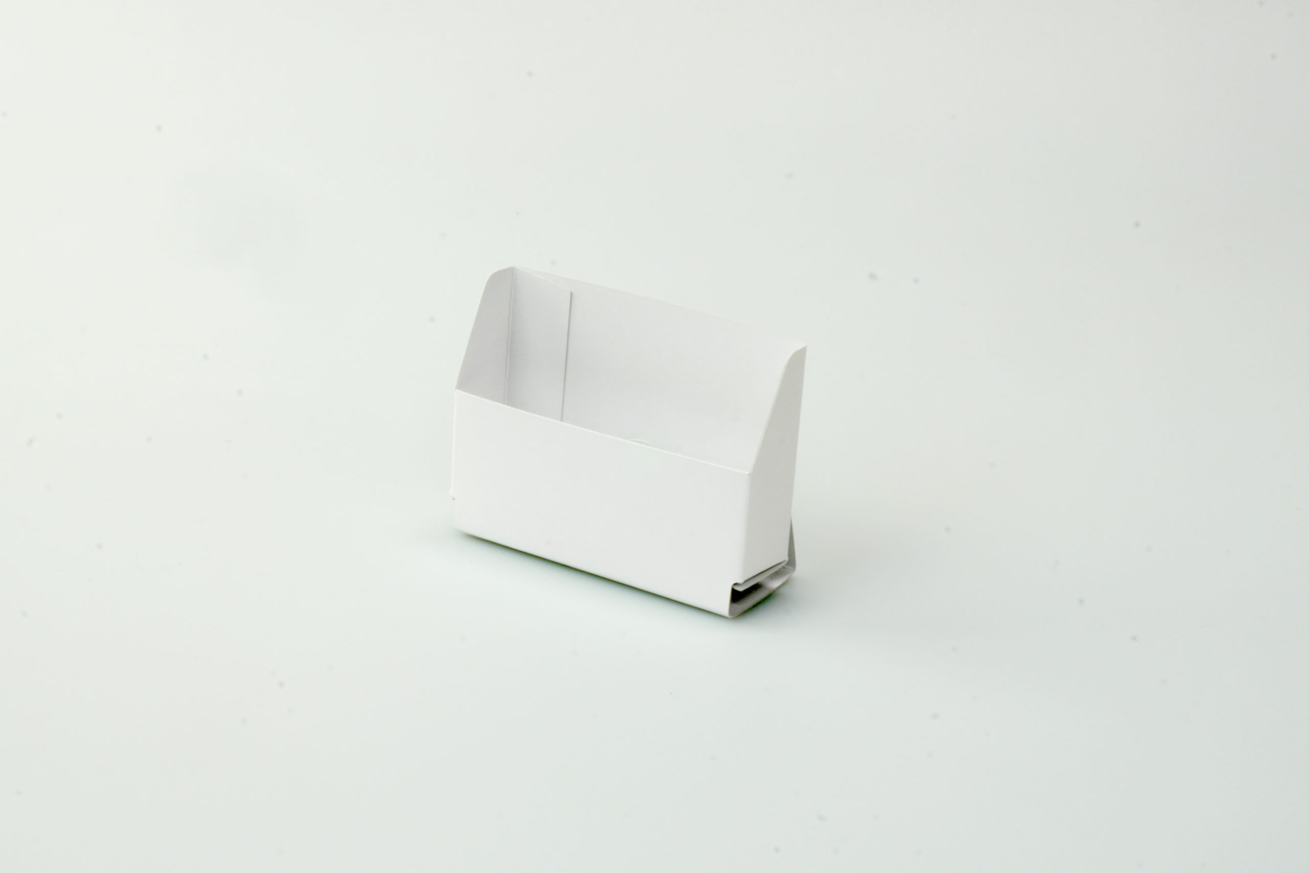 弊社オリジナル　展示会で活躍する名刺箱