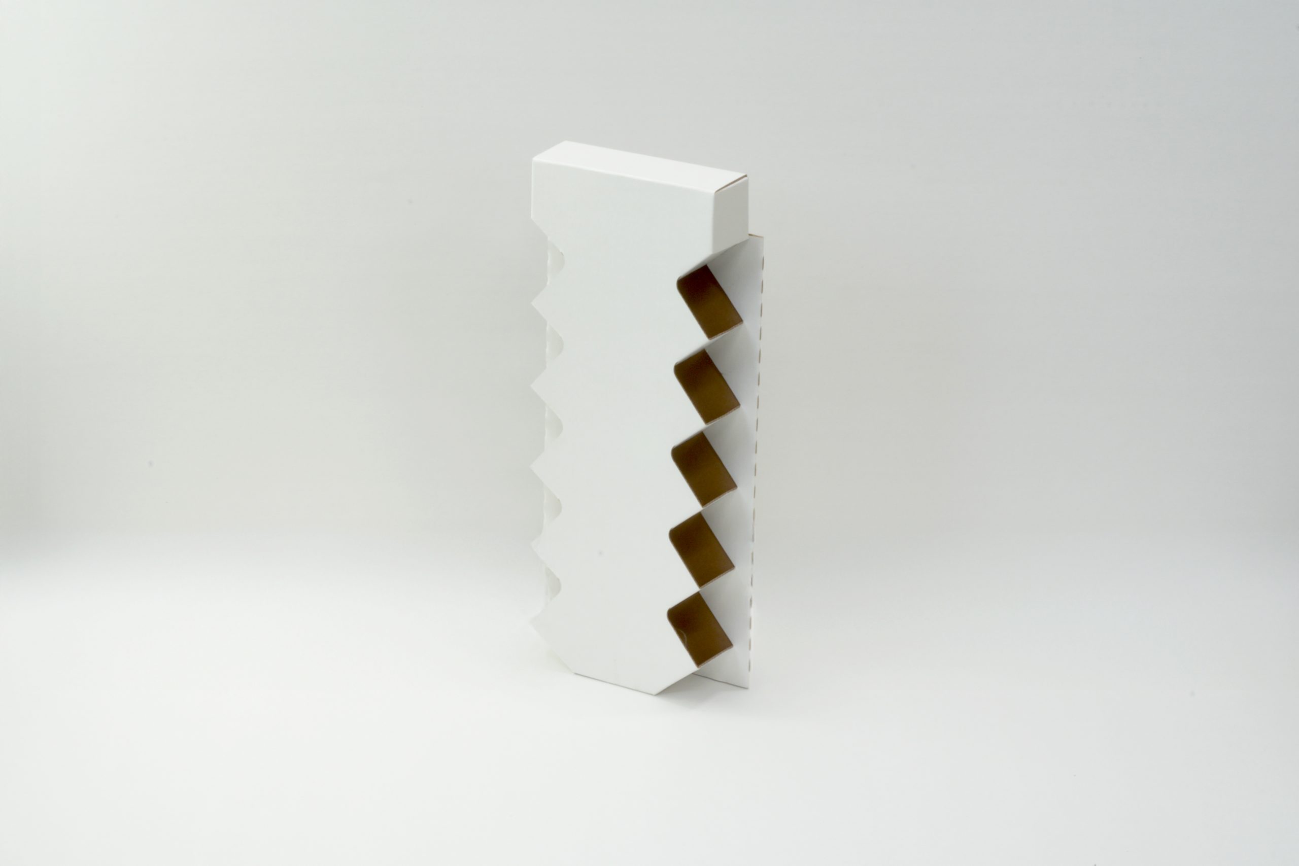 サイド取り出しハンガーボックス什器