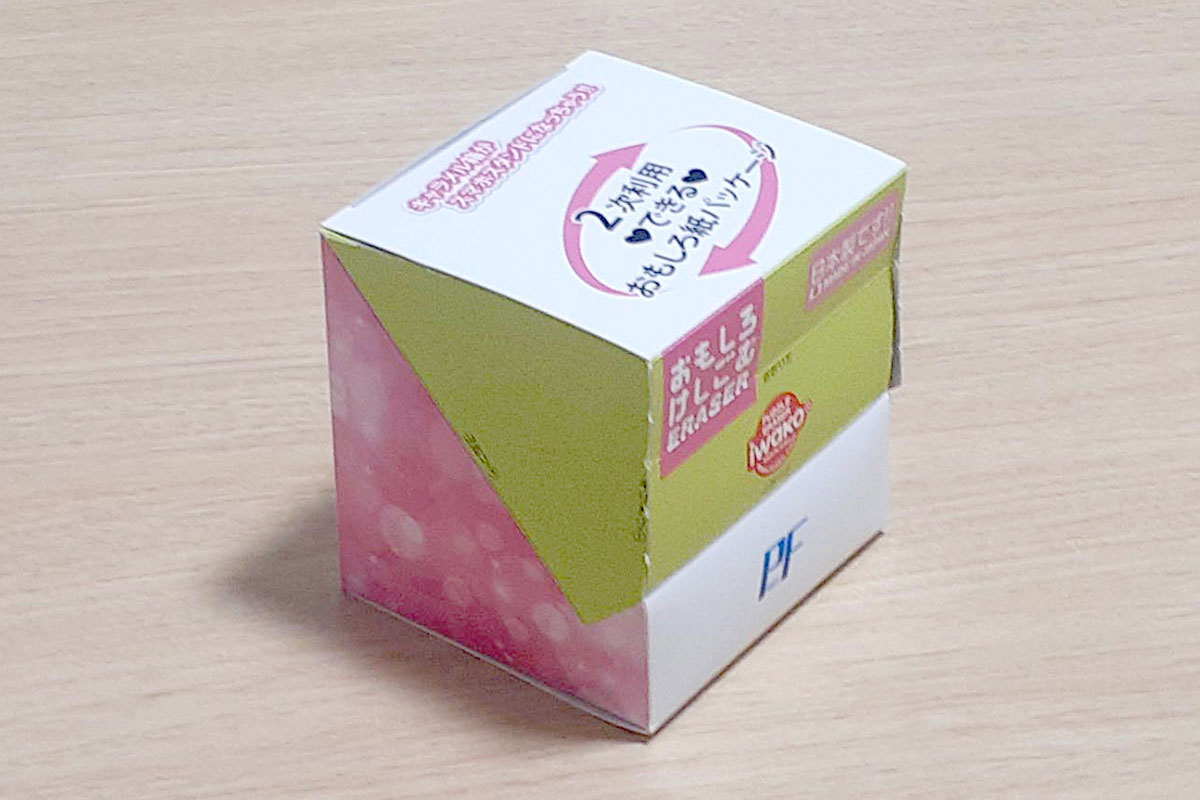 スマホスタンドに変身する化粧箱写真01